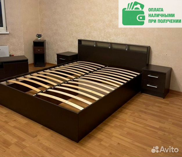 Кровать двуспальная