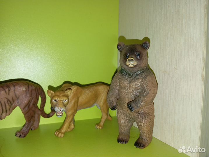 Коллекционные фигурки животных