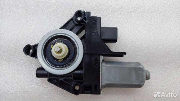 Моторчик стеклоподъемника передний левый Jeep