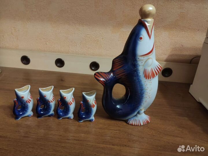 Графин штоф и 4 рюмки фарфор СССР