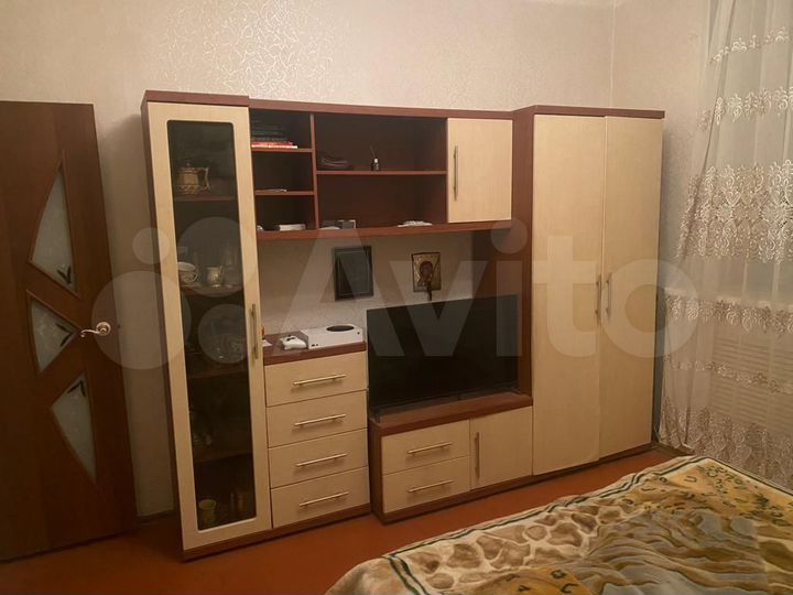 2-к. квартира, 48 м², 1/3 эт.