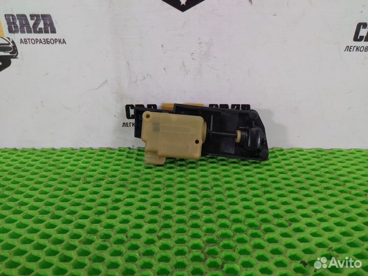 Активатор замка крышки бензобака