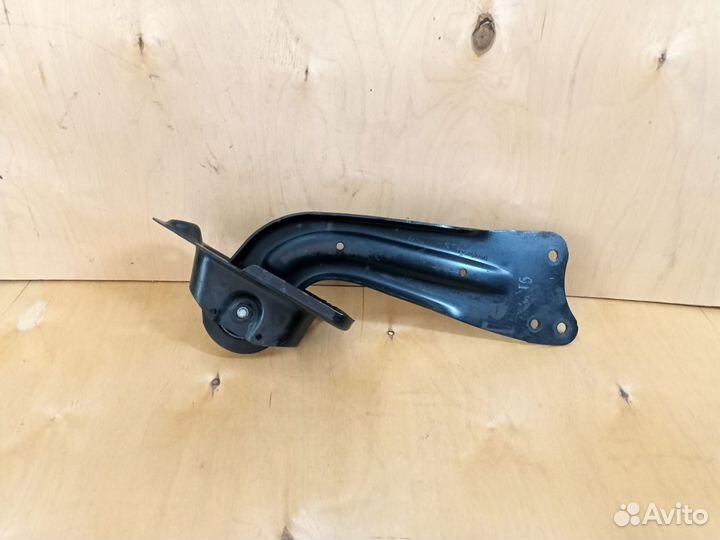 Рычаг задний левый продольный Audi A3 8P