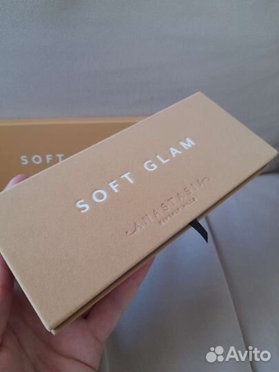 Знаменитые тени ABH soft glam