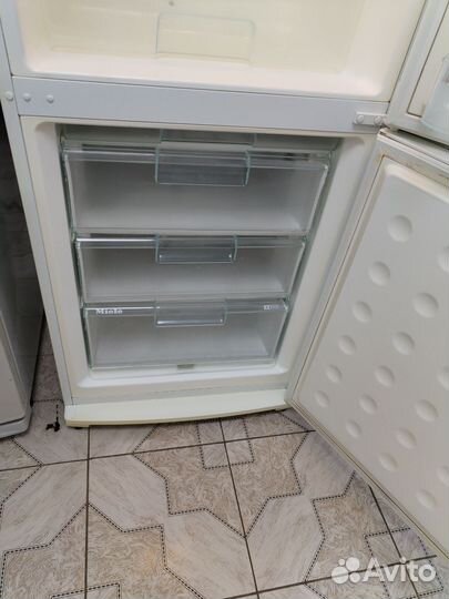 Холодильник Miele