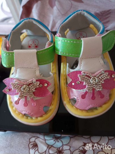 Босоножки для девочки новые