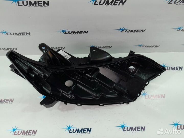 Корпус фары передний правый Mitsubishi Outlander 3