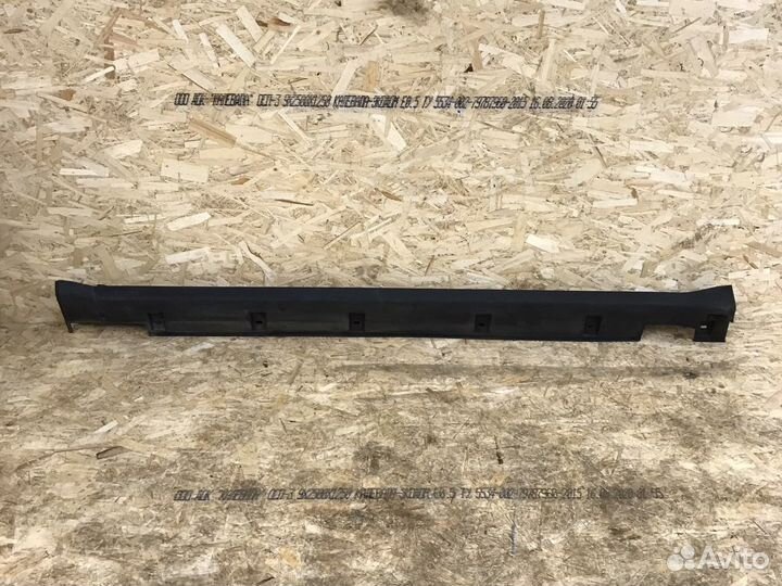 Накладка на порог наружная левая Honda C-RV