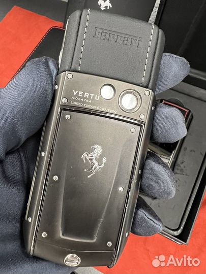 Vertu Ascent Ti Ferrari Nero, 4 ГБ