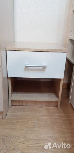 Тумбочка прикроватная