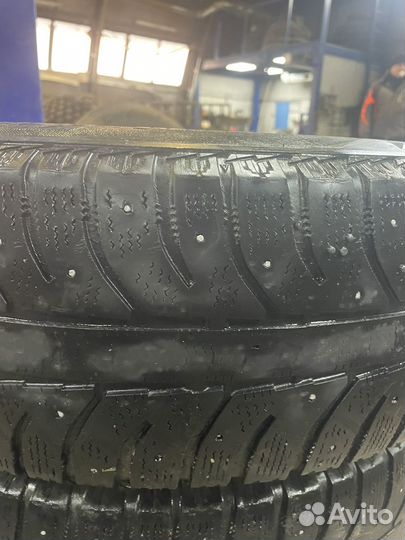 Bridgestone Ice Cruiser 7000 215/70 R16