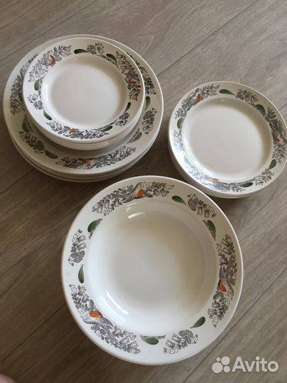 Набор тарелок