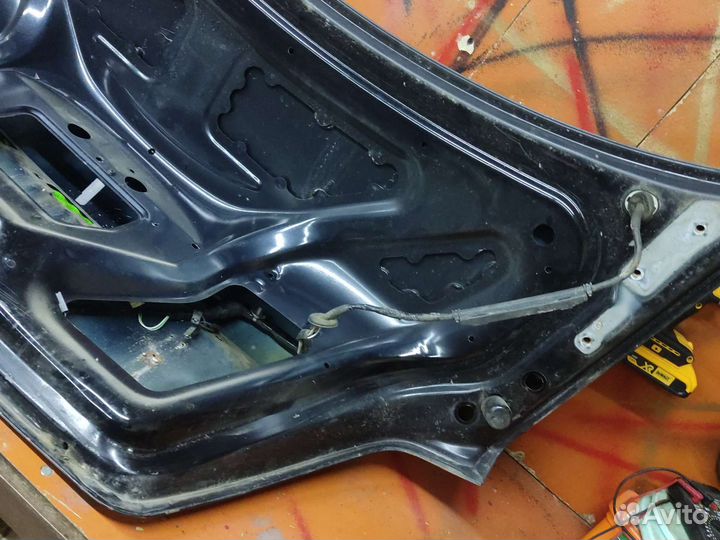 Крышка багажника volvo s40 1