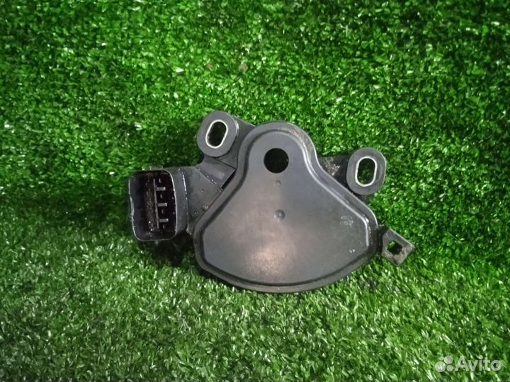 Датчик положения селектора АКПП F4A42 W4A42