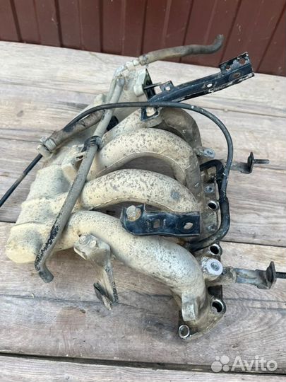 Впускной коллектор Kia Rio 1 1.5 2001