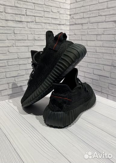 Кроссовки Adidas Yeezy Boost 350 V2 Blckrf