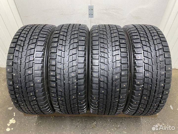 Dunlop SP Winter Ice 01 235/55 R17
