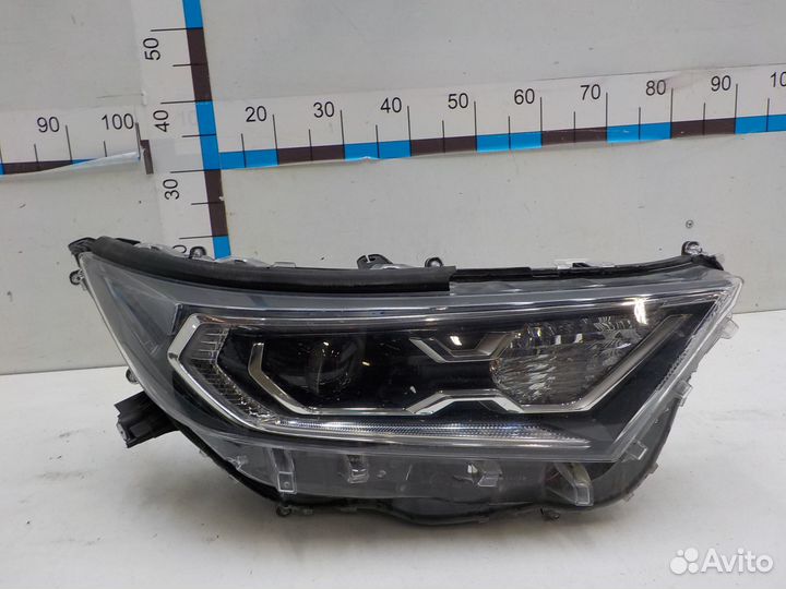 Фара правая Toyota RAV4