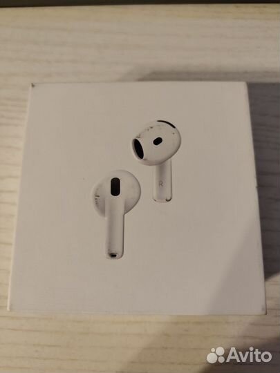 Наушники Apple AirPods 4 с шумоподавлением