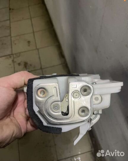Замок двери водительской мазда 6 GJ