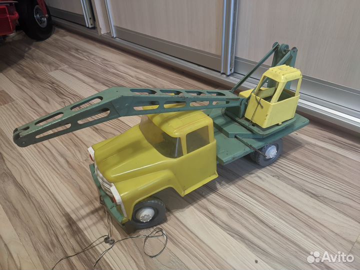 Игрушка кран СССР
