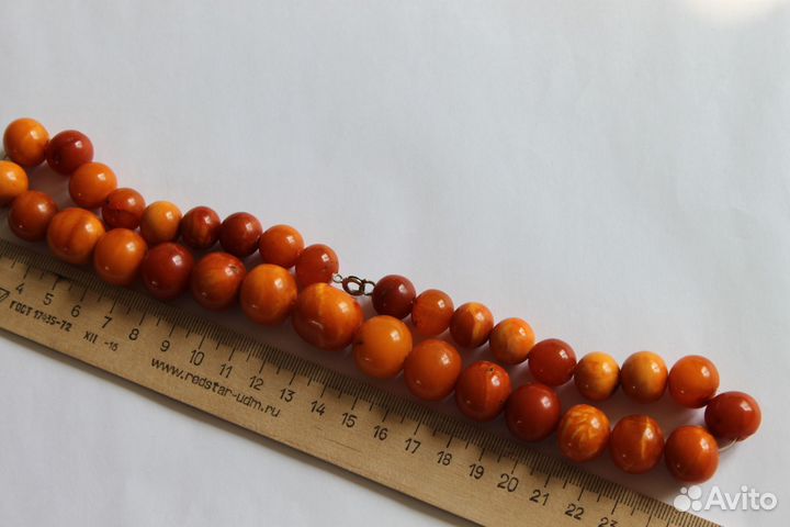 Янтарные бусы из СССР. пейзажный янтарь. вес: 68 г