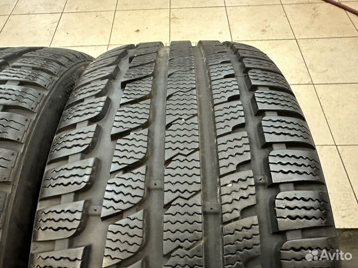 Kumho I'Zen KW27 225/45 R18