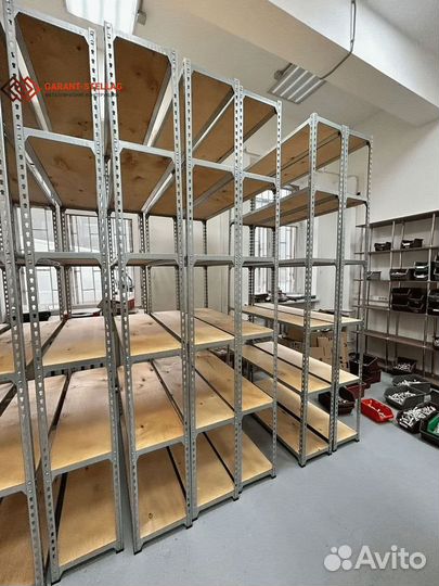 *Продается прочный стеллаж с фанерным настилом**