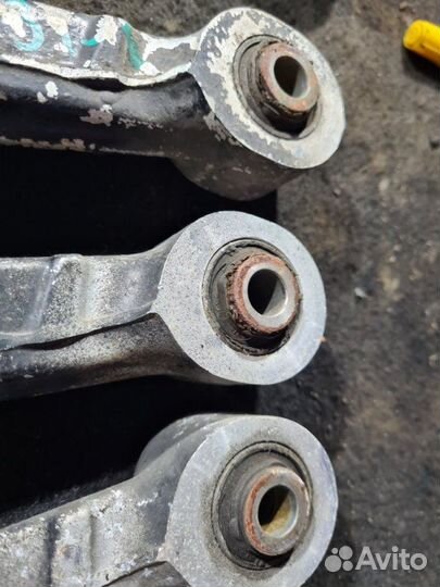 Рычаг поперечный задний Nissan X-Trail T31