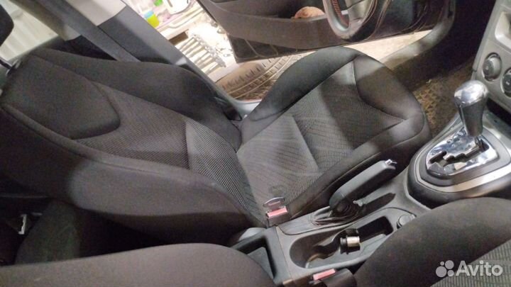 Задние сиденья Peugeot 308