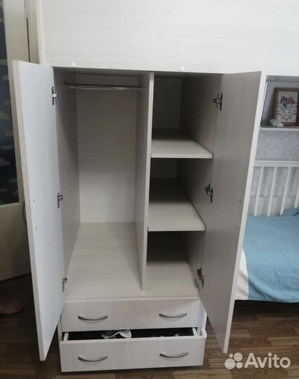 Кровать двухьярусная,кровать чердак