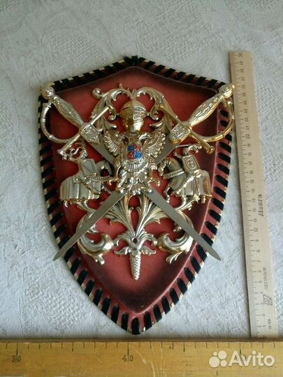 Декоративный рыцарский герб времён СССР