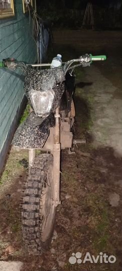 Продам мотоцикл чейзет мотор 200 кубов