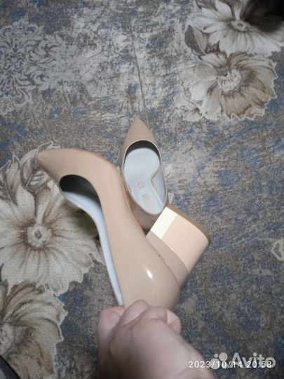 Натуральные кожаные туфли 40 размер