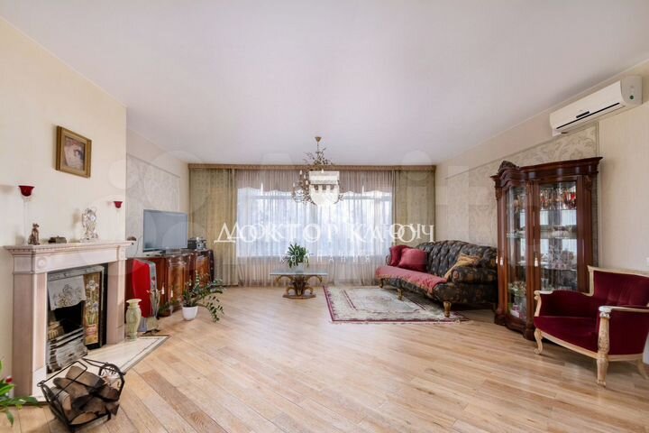 4-к. квартира, 221,9 м², 1/3 эт.