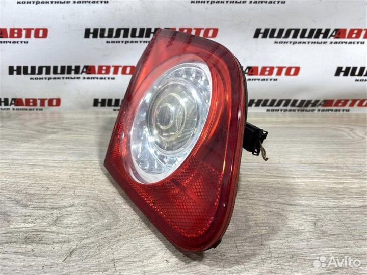 Фонарь левый в крышку багажника Volkswagen Passat