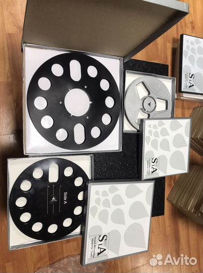 Коробки для катушек магнитной ленты. 27,22,18