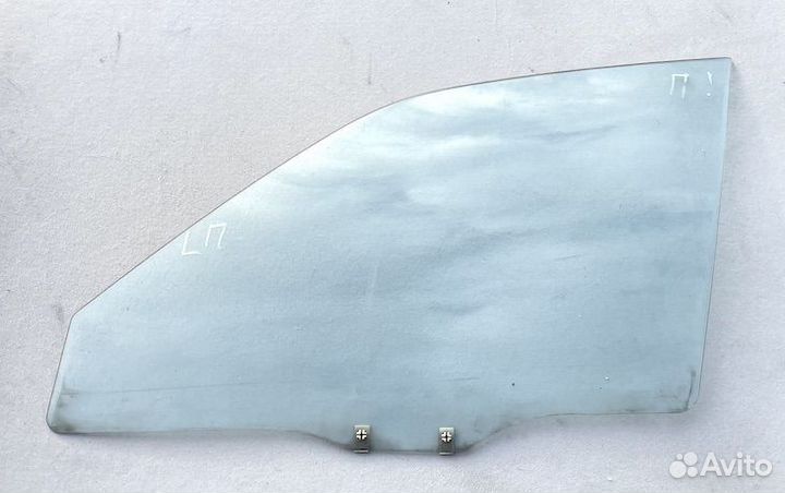 Мицубиси Галант Стекло двери левое переднее Лев