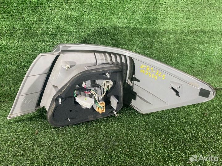 Стоп-сигнал задний левый Toyota Premio ZRT265