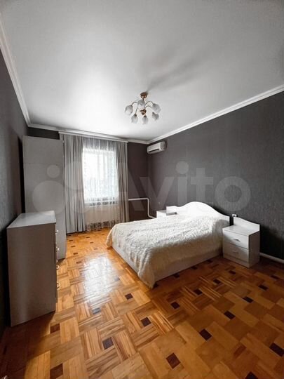 Дом 220 м² на участке 6,5 сот.