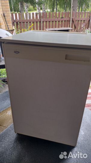 Холодильник upo 105л газ electrolux