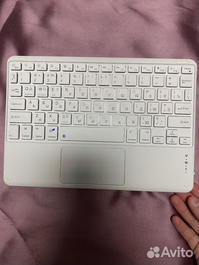 Чехол на iPad 10.2 с клавиатурой крутящийся