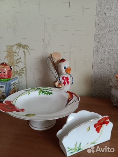 Посуда, ваза, ложки, солонка