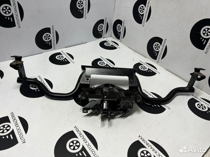 Кронштейн бампера передний Land Rover Range Rover