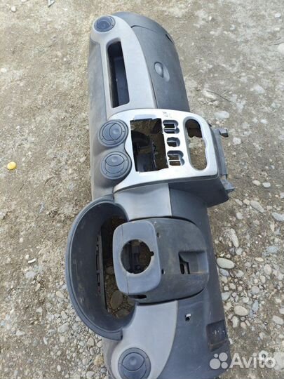 Торпедо Renault Logan sandero K7M 710 2011