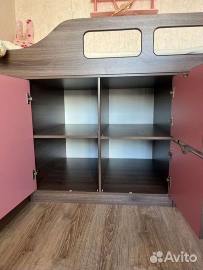 Кровать- чердак для девочки б/ у