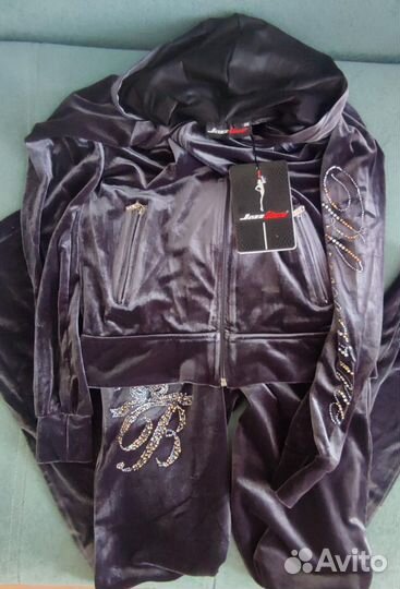 Костюм со стразами новый с биркой