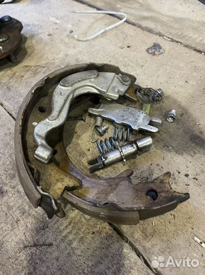 Трос ручного тормоза Toyota Highlander 3