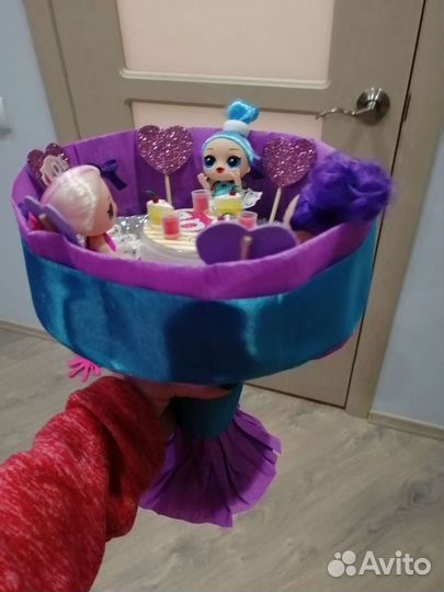 Букет с куклами лол