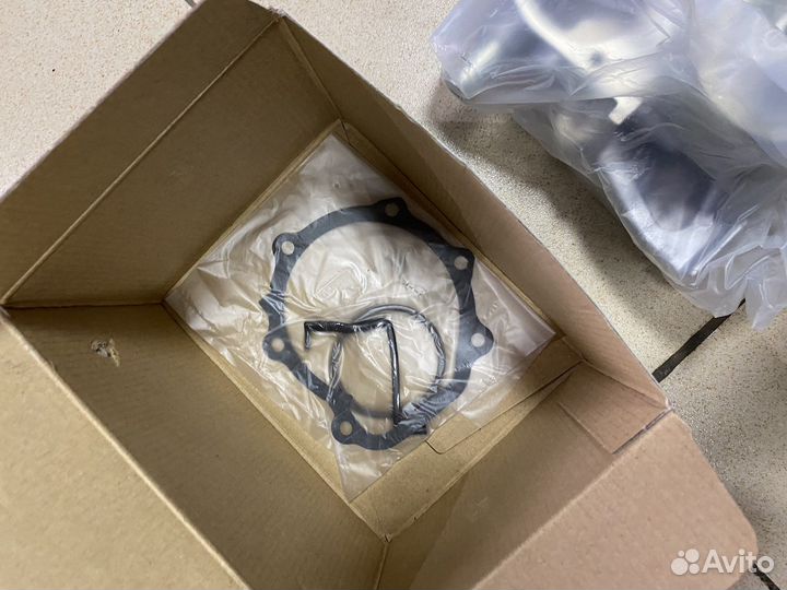 Водяная помпа Subaru legacy, outback, forster